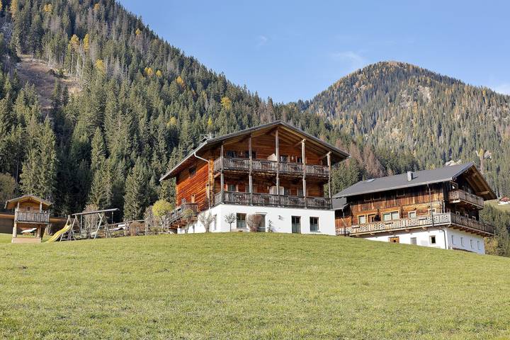 Ferienwohnung für 6 Personen, mit Balkon und Garten am Kronplatz