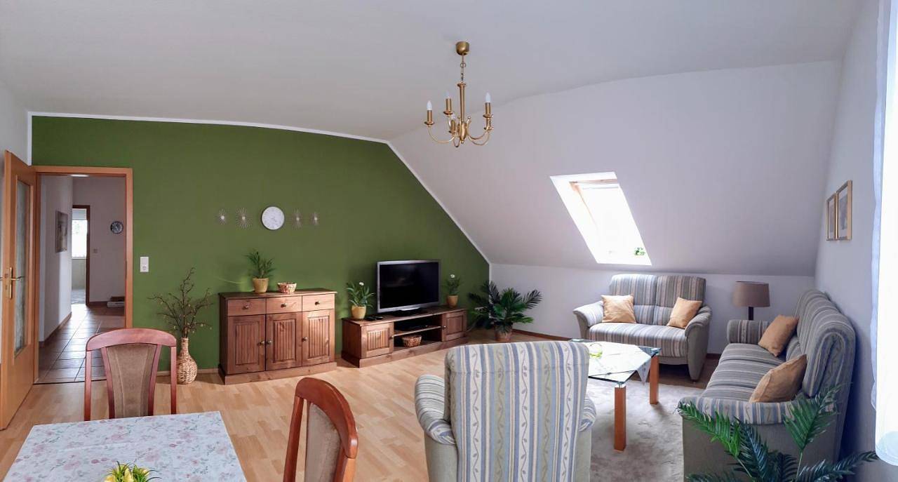 Ganze Wohnung, Room #1184454901 in Schloen-Dratow, Müritz