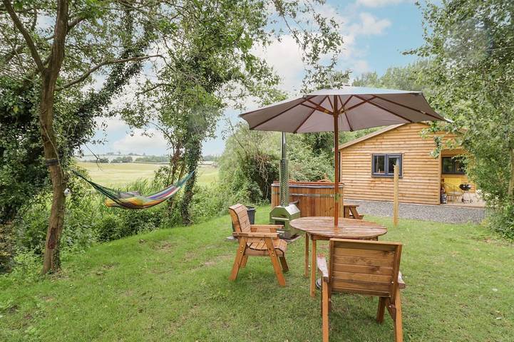 Cottage for 2 people, with hot tub and garden - 1