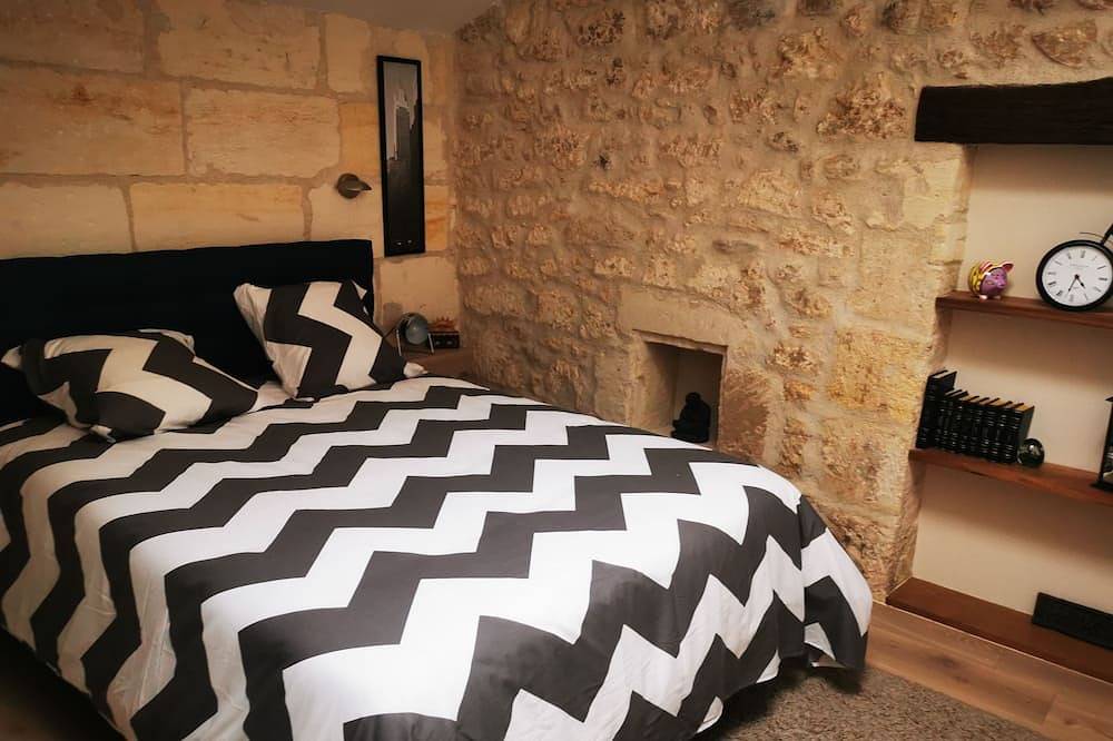 Entire apartment, Large Cozy Studio Libourne Center in Libourne, Libourne region