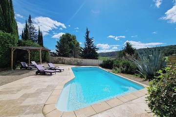 Location de vacances pour 4 personnes, avec jardin à Montbrun-des-Corbières