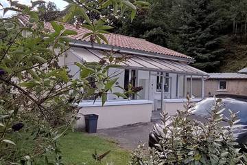 Cottage pour 4 personnes, avec terrasse et jardin à Vocance