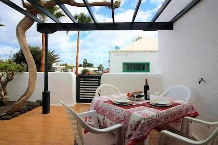 Holiday apartment for 2 people, with Garden in Lanzarote