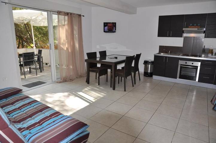 Parc de vacances pour 3 personnes, avec piscine et jardin, animaux acceptés en Corse - 4