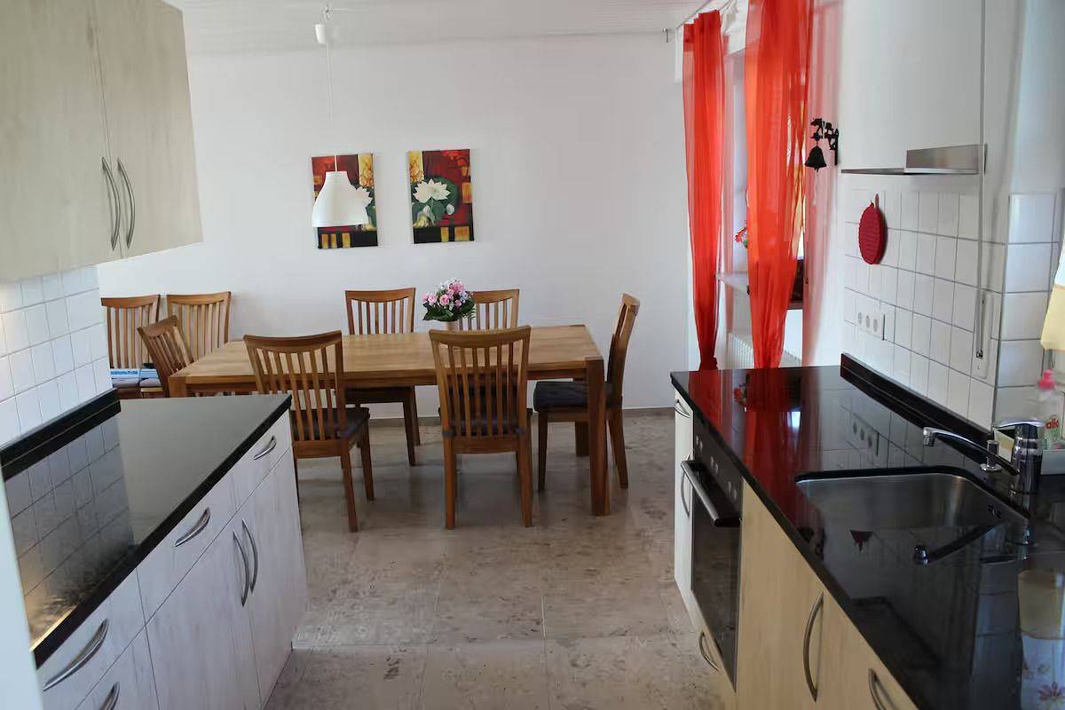 Casa Constantinus – Komfortables Ferienhaus mit Garten und Seenähe in Uhldingen-Mühlhofen in Unteruhldingen, Uhldingen-Mühlhofen