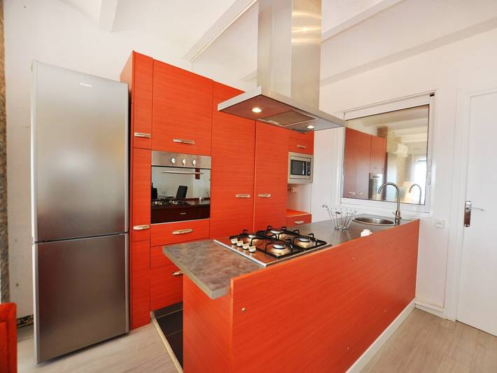 Gîte pour 6 personnes, avec terrasse, adapté aux familles dans Platja De Canyelles Petites - 3