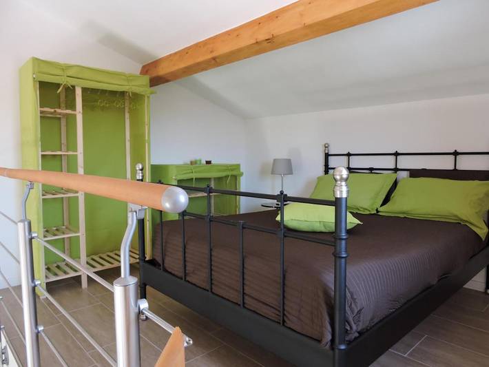 Location de vacances pour 6 personnes, avec vue ainsi que jardin et piscine à Solliès-Pont - 3