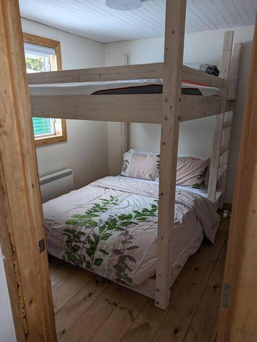 Gîte pour 6 personnes, avec jardin ainsi que vue sur le lac et vue à Saguenay - 4