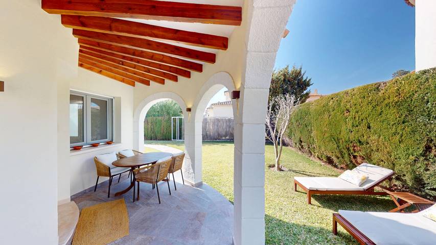 Casa rural para 4 personas, con terraza en Oliva - 2