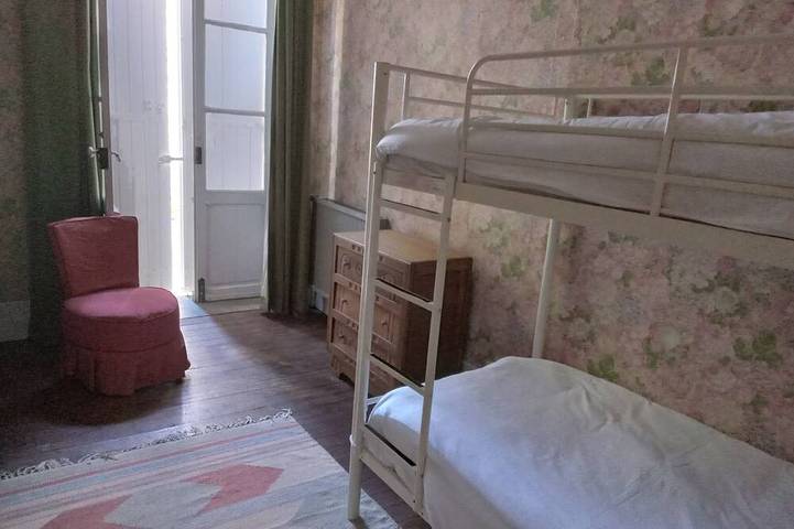 Location de vacances pour 8 personnes, avec terrasse et jardin à Vire-sur-Lot - 4