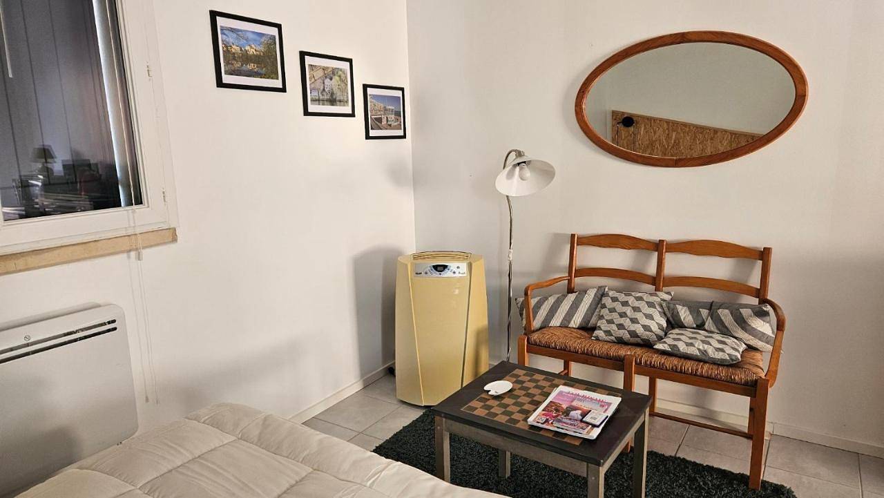 Double Room with Private Bathroom in Lalbenque, Quercy