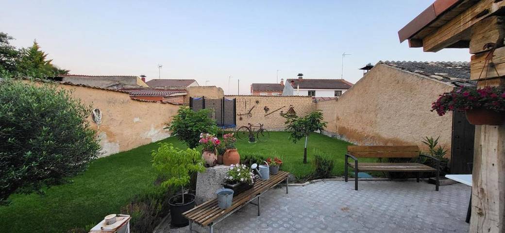 Casa rural para 10 personas, con jardín y vistas, Se admiten mascotas en Tierra de Pinares - 3