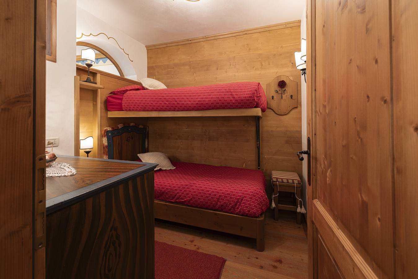 Entire apartment, Holiday apartment for 4 people with balcony in Cortina d'Ampezzo, Dolomiti Superski