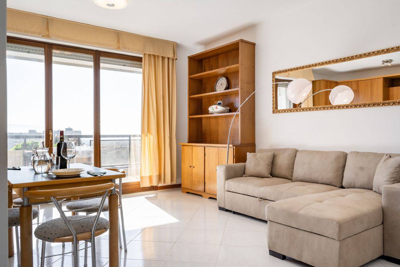Apartamento entero, Bright apartment with terrace x6 in Ponte San Giovanni, Perugia