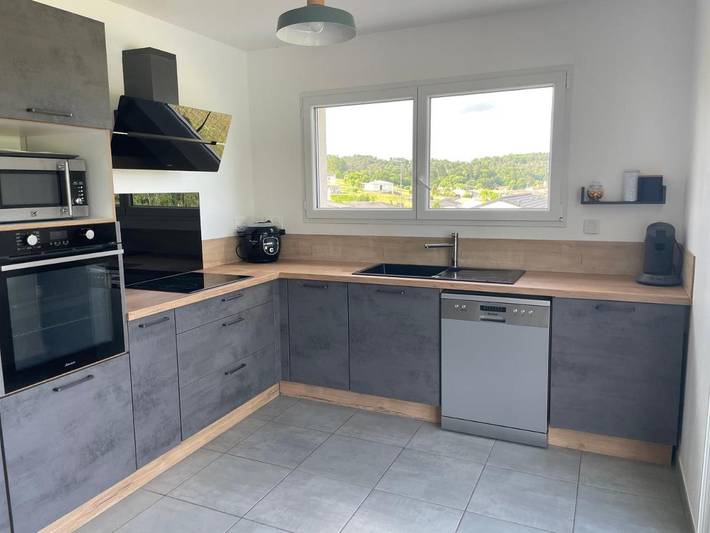 Location de vacances pour 6 personnes, avec jardin ainsi que vue et piscine, animaux acceptés à Boulazac - 3