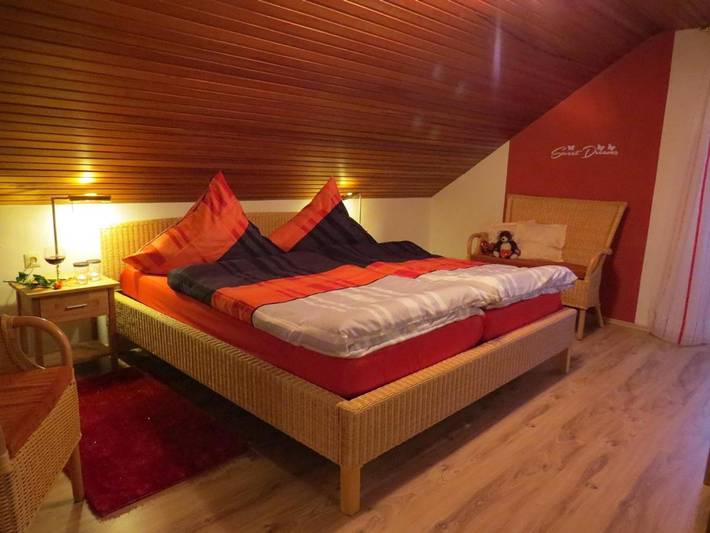 Ferienwohnung für 2 Personen, mit Balkon und Ausblick sowie Garten und Pool in Böbrach - 3