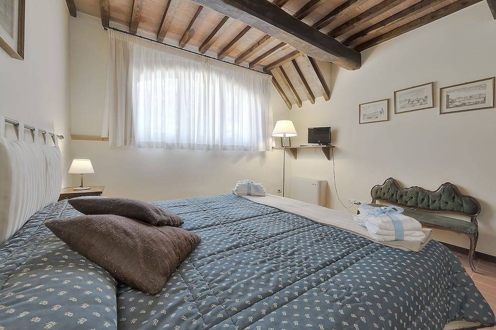 Appartamento intero, Accogliente appartamento per 4/5 persone in un casale in Chianti, Wifi, Piscina, Ristorazione in Montespertoli, Firenze province