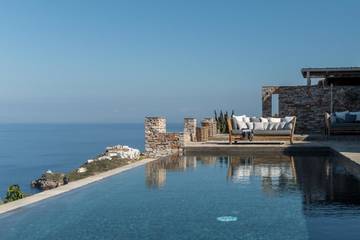 Maison d’hôte pour 2 personnes, avec vue ainsi que jardin et piscine dans Sifnos
