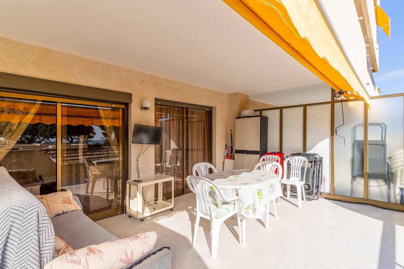 Apartamento entero, Apartamento 'Calp Place Wifi Fibra' con vistas al mar, Wi-Fi y aire acondicionado in Playa la Fossa, Calpe