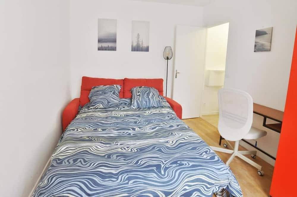 Appartement entier, Studio sur cour au calme au centre ville in Juvisy-sur-Orge, Essonne