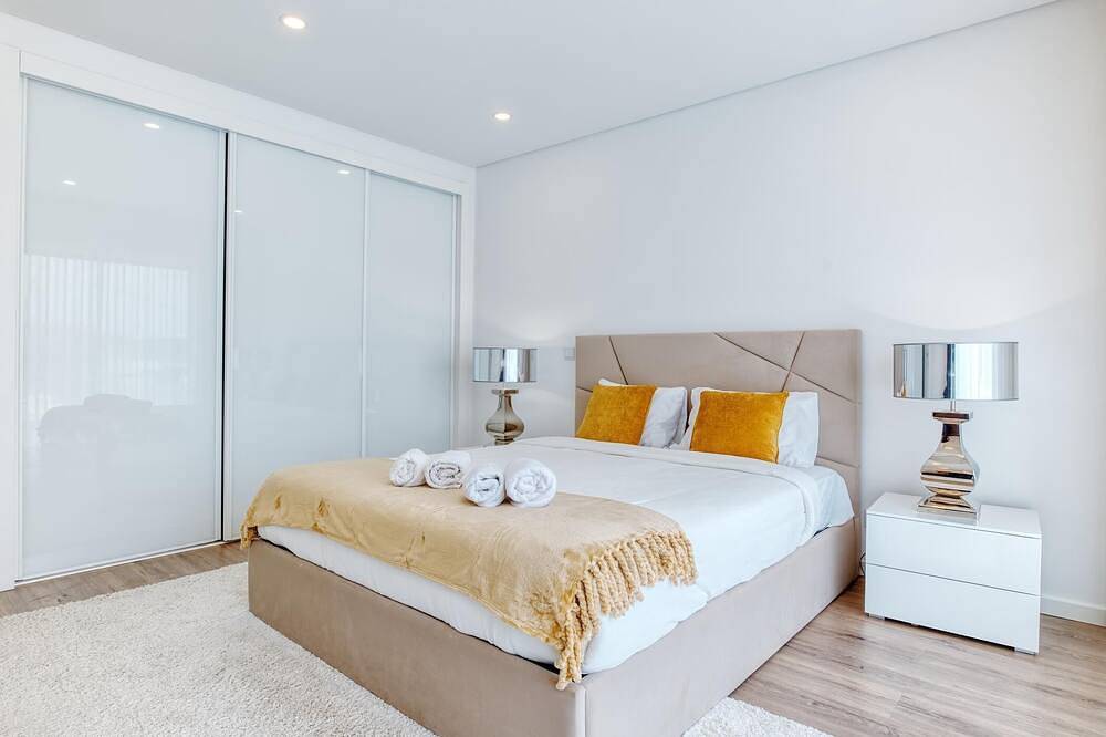 Vita Portucale|Chic Luxe Villa w/ Saltwater Pool in Corroios, Halbinsel von Setúbal