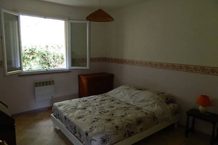 Location de vacances pour 5 personnes, avec terrasse et jardin à Roquevaire - 4