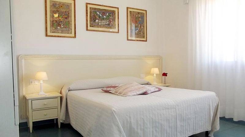 Large Double or Twin Room in Isola del Giglio