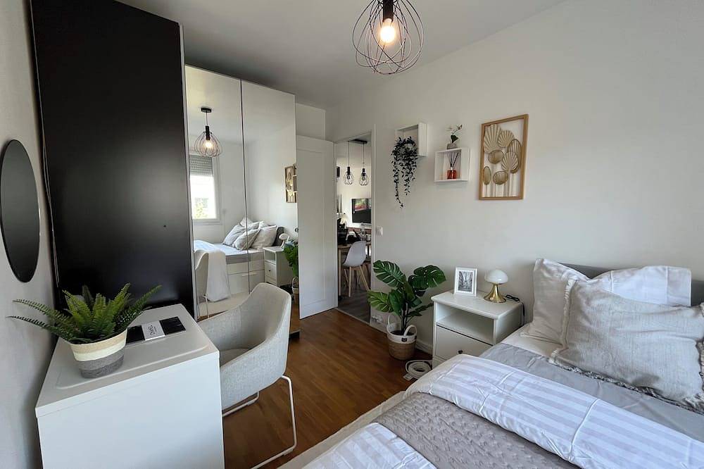 Apartamento entero, Entire Apt - Family - Close to Paris - 2min Rerb - Kitchen - Parking - Olympic24 in Bourg-la-Reine, Altos del Sena