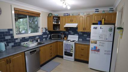 Holiday Home for 9 People in Sussex Inlet, New South Wales, Photo 1