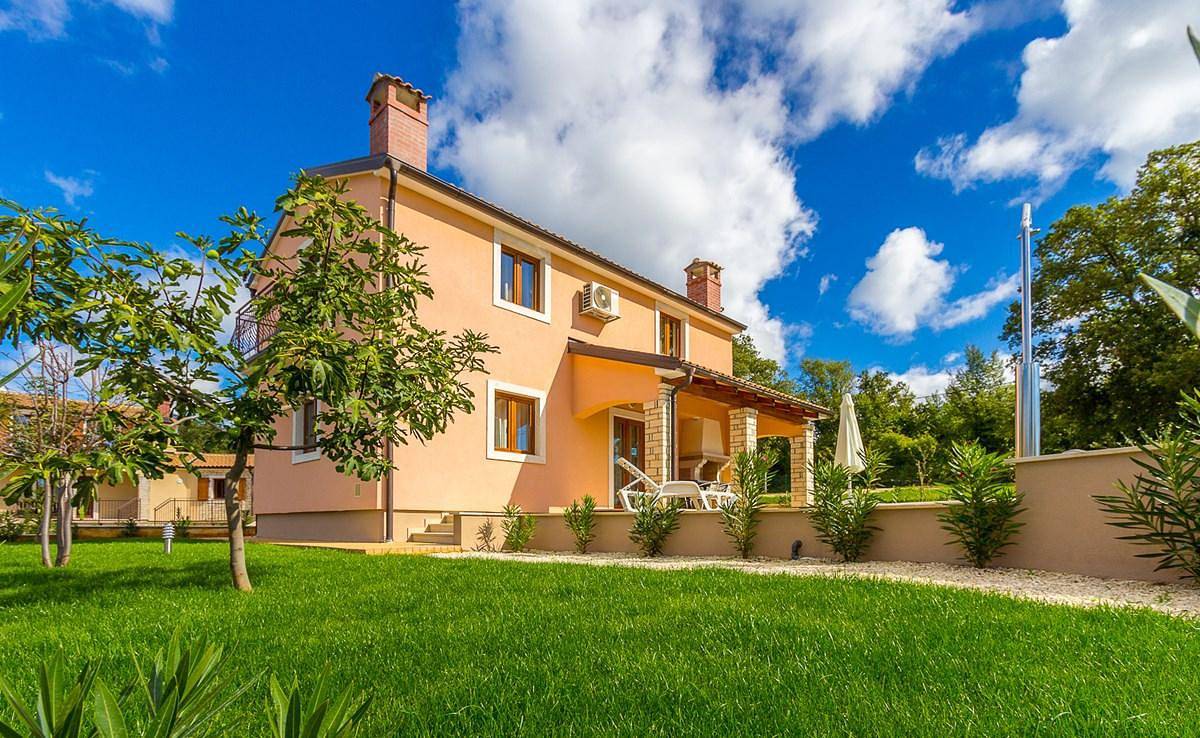 Holiday house with private pool for 6 persons approx. 130 qm in Radetici, Istria (Interior of Istria) in Kringa, Centraal Istrië