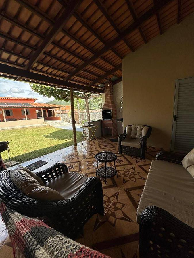 Casas e apartamentos de temporada para 10 pessoas, com piscina e balcão e ainda jardim and vista em Goiás