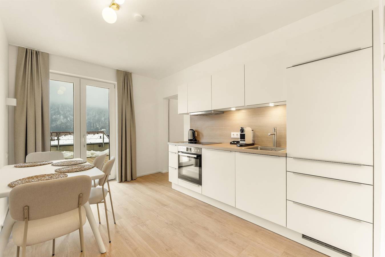 Ganze Ferienwohnung, Seeblick Apartment für 2-3 Personen mit Terrasse in Treffen am Ossiacher See, Gerlitzen