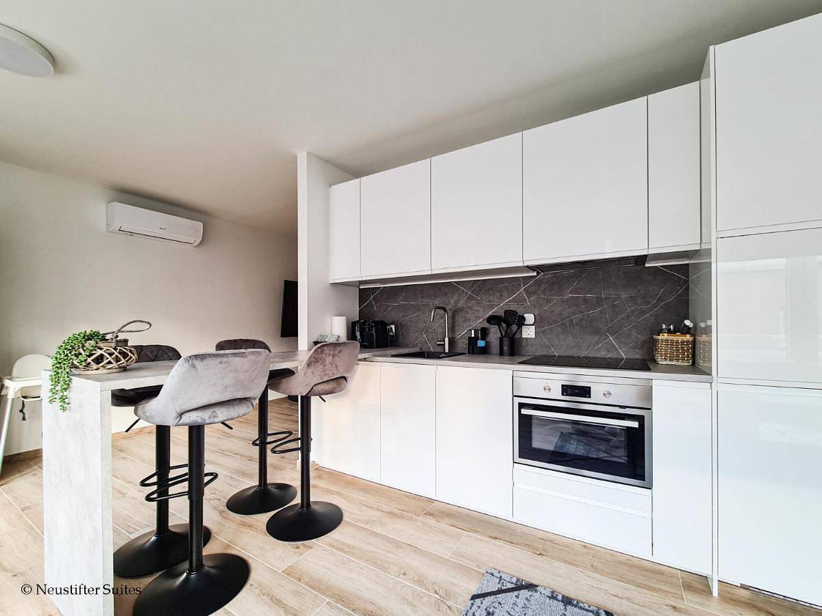 Ganze Wohnung, St Antoni Suite2 Stilvolle Ferienwohnung mit Parkplatz in Eisenstadt in Eisenstadt, Leithaberg