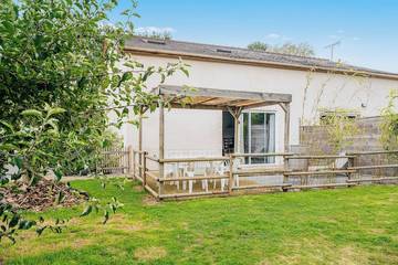 Gîte pour 5 personnes, avec piscine ainsi que terrasse et jardin, animaux acceptés à Merdrignac