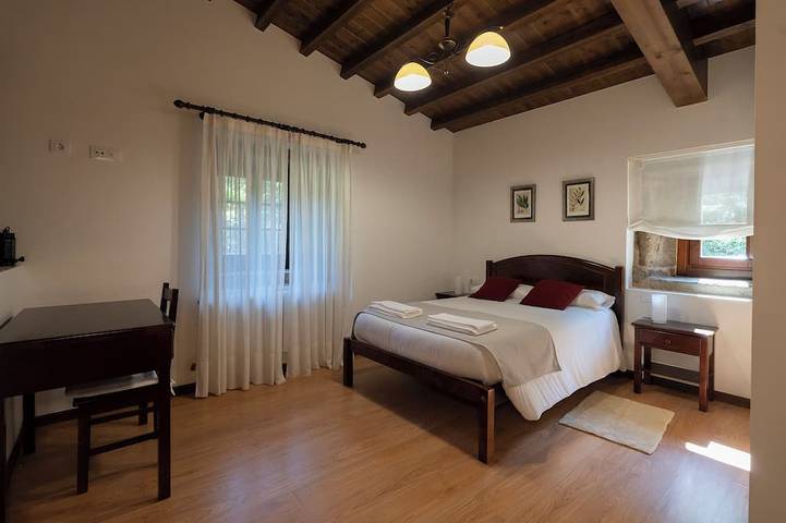 Rio Sarela Haus für 8 Personen (10 in einem zusätzlichen Doppelbett) in Santiago de Compostela, La Coruña Provinz