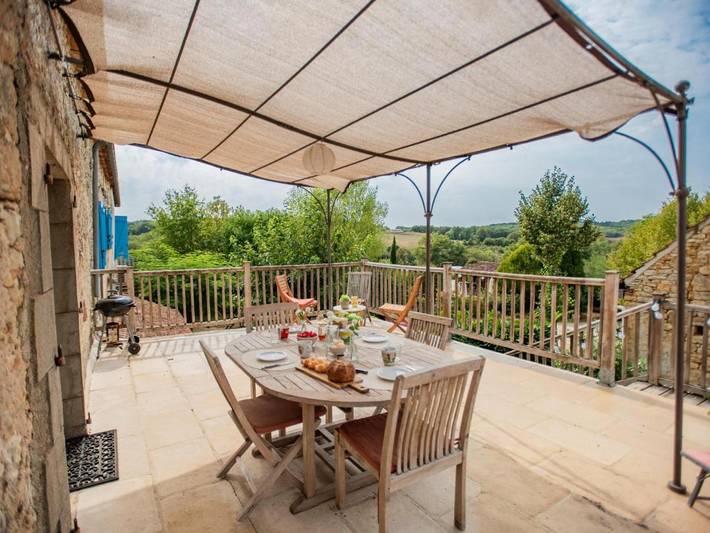 Location de vacances pour 6 personnes, avec terrasse et piscine, animaux acceptés à Dégagnac - 4