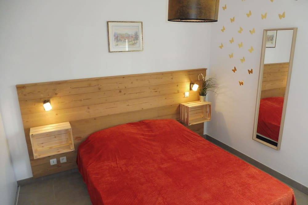 Appartement entier, Appartement dans résidence avec piscine, gardien , 7 minutes à pied de la plage in Pinarellu, Zonza