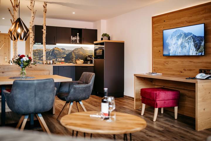 Hotel für 6 Personen, mit Balkon und Terrasse sowie Whirlpool und Garten im Kleinwalsertal - 4