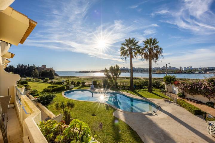 Vakantieappartement voor 4 personen, met balkon en zwembad, kindvriendelijk in Ferragudo