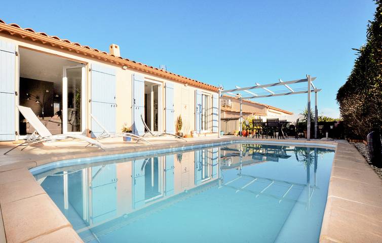 Maison de vacances pour 4 personnes, avec Terrasse ainsi que Jardin et Piscine