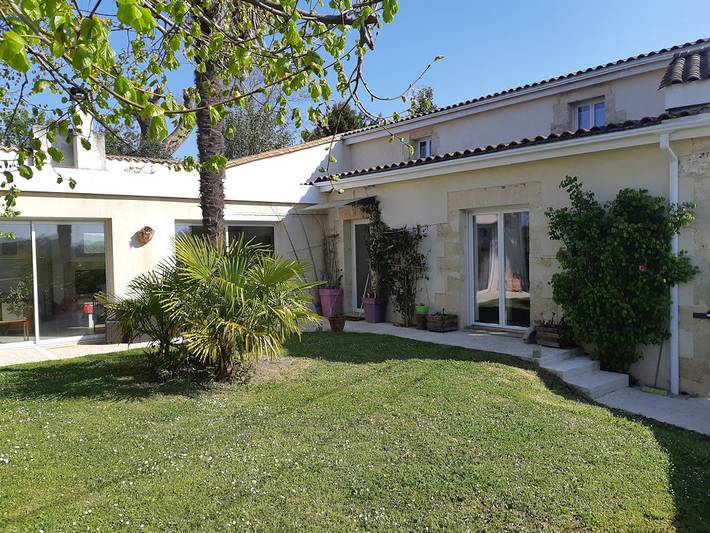 Gîte pour 6 personnes, avec terrasse et jardin