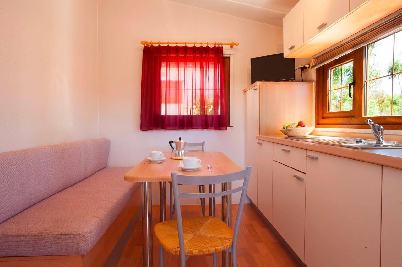 Camping Village Capo d'Orso Baia Lux für 5 Personen in Le Saline, Palau (Sardinien)