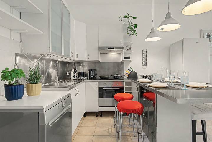 Entire apartment, Apartment 'La Casa Di Sole' with Private Terrace, Wi-Fi, and Air Conditioning in Milan, Milan Province