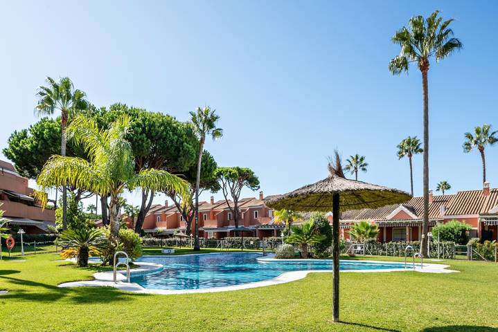 Entire apartment, Apartment "Ático Novo Sancti" with Mountain View, Shared Pool & Wi-Fi in Novo Sancti Petri, Chiclana de la Frontera