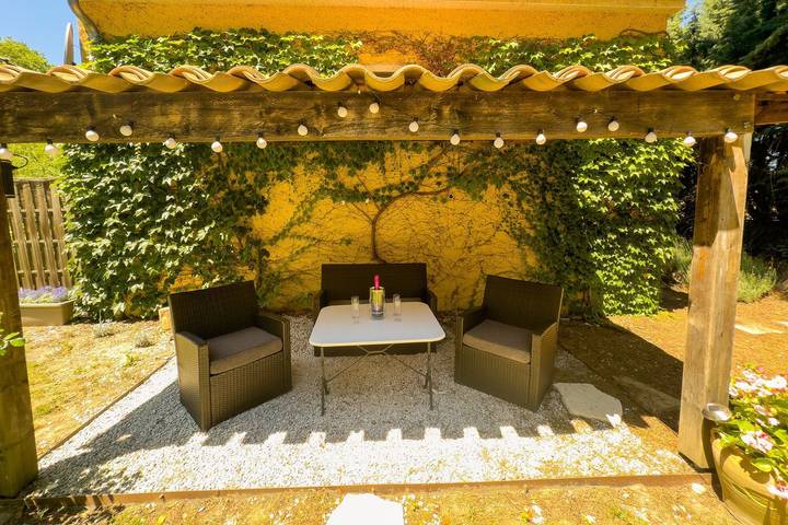 Location de vacances pour 11 personnes, avec jardin et terrasse à Bellegarde-du-Razès