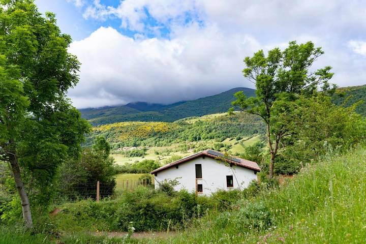 Casa rural para 6 personas, con vistas y jardín, Se admiten mascotas en Hermandad de Campoo de Suso