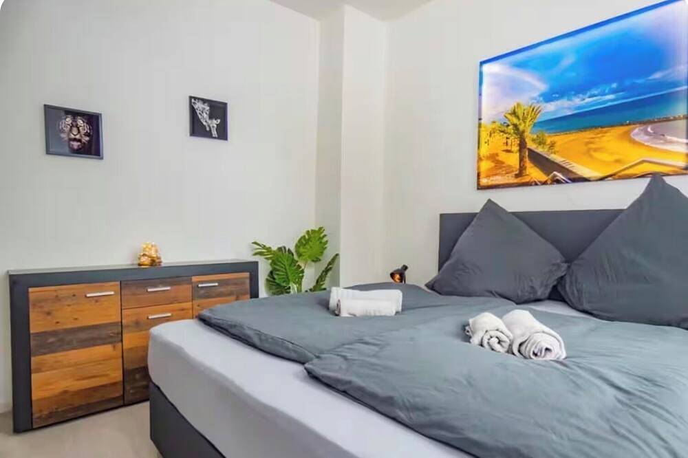 Entire apartment, Apartment Everest Modern city apartment in the heart of Neuss in Neuss, Rhein-Kreis Neuss