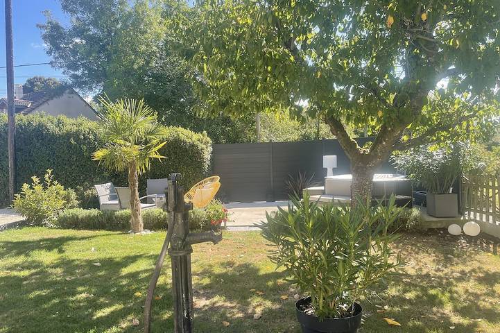 Location de vacances pour 6 personnes, avec Terrasse et Jardin à Veuil