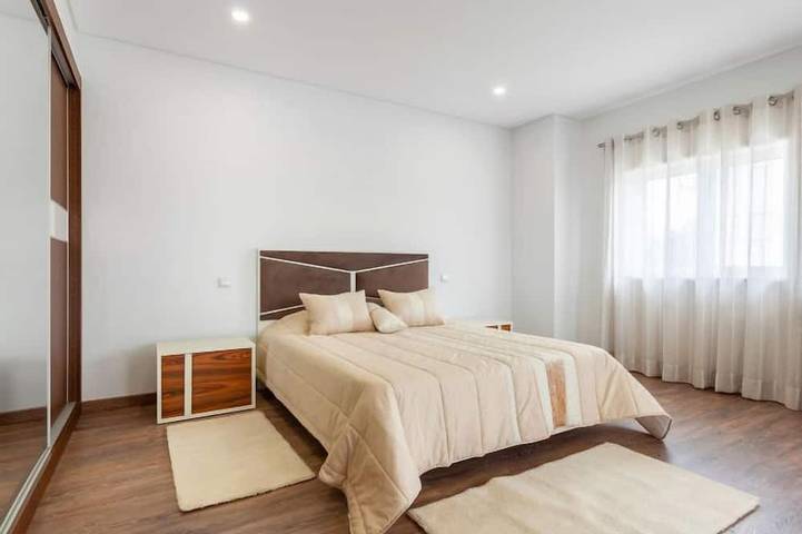 Location de vacances pour 8 personnes, avec balcon et jardin dans Marinhas - 3