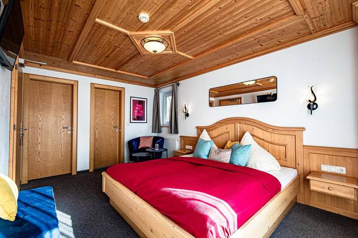 B&B für 2 Personen, mit Balkon und Terrasse sowie Garten und Ausblick in Westendorf (Tirol)